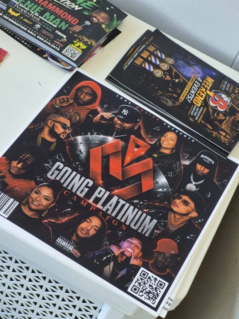 Ahora Flyers
